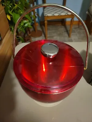 Red Metallic Ice Bucket • $4.50