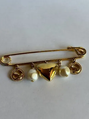 St John Knit Pin/brooch. Gold Tone. Sj Charms. Heart. Sjk Logos. Pearls. • $80