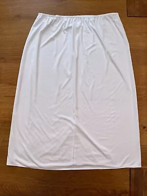 Ex-M & S Anti-Static Half / Waist Slip - NEW But Second - 18 29  • £9.99