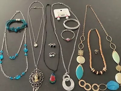 Vintage Costume JEWELLERY Bulk Lot Necklaces Pendants Earrings  FREE POST • $21