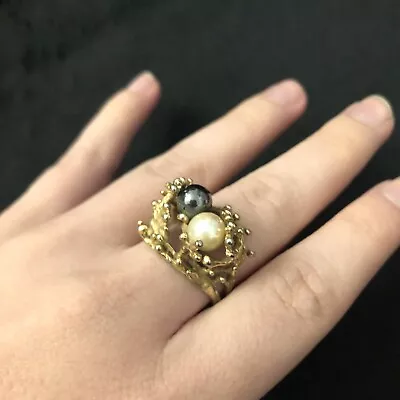 Vintage Faux Black & White Pearl Bead Goldtone Reef Ring • $12.95