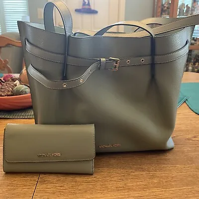 Michael Kors Tote And Matching Wallet • $130