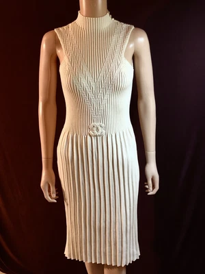 £320 • Buy CHANEL AUTHENTIC VINTAGE IVORY KNITTED PLEATED CC FRONT DRESS,BUTTONS,sz-S