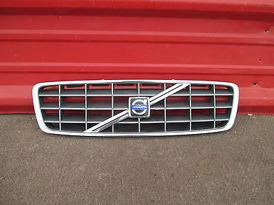 VOLVO XC70  FRONT BUMPER Grille Grill OEM XC 70 2003 2004 03 04  • $72