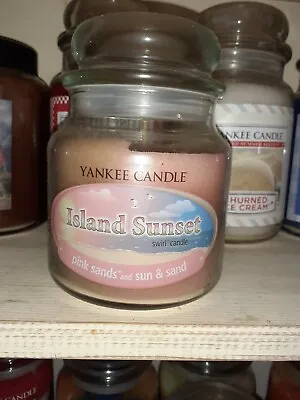 Yankee Candle Island Sunset Swirl Medium Jar • £24.95