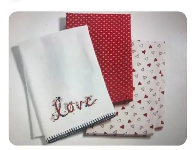 MARTHA STEWART LOVE HEARTS VALENTINE'S DAY 3 PACK HAND TOWELS Linen • $10