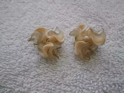 Vintage Cream Beige Color Lucite Plastic Swirl Clip Earrings Hong Kong • $3.99