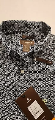 Ariat Men's Button Down Trace Fitted Shirt Medium • $30