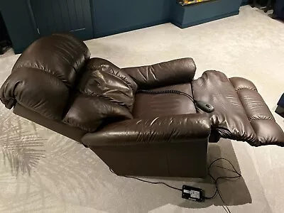 Electric Lazy Boy (La-z-Boy) Brown Leather Recliner Chair Very Quiet. Ex Cond • £80