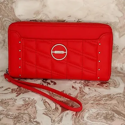 Calvin Klein Ladies Purse Wallet With Brushed Chrome Hardware. • £12.50