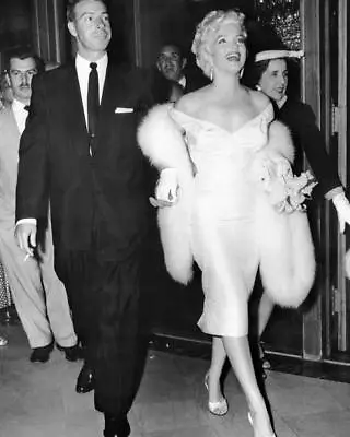 1950s New York Yankees JOE DIMAGGIO MARILYN MONROE 8X10 PHOTO 22050700083 • $15.93