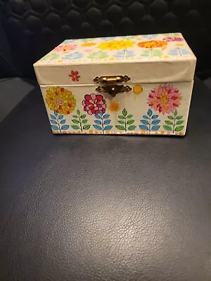 Vintage JAPAN Jewelry Music Box MISSING BALLERINA MUSIC WIND UP WORKS FLORAL  • $8