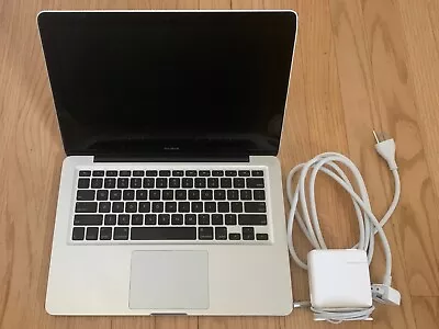 Apple MacBook A1278 13.3 Inch Laptop - MB466LL/A (October 2008) • $250