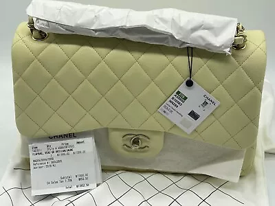 $11800 CHANEL VEAU GR BRILLAN JAUNE Quilted Jumbo CLASSIC Double Flap BAG A58600 • $9999.99