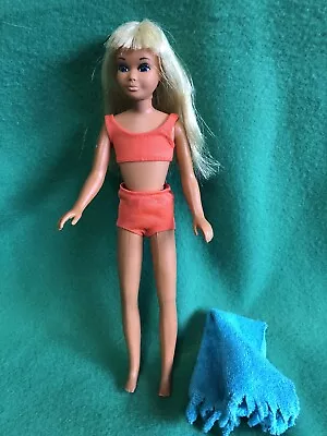 Vintage Malibu Skipper Barbie Original Clothing And Towel • $24.59