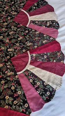 Vintage Christmas Fan Quilt Handmade Tablecloth 46  Round Holly Berry Victorian • $38.98