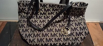 Michael Kors Tote Hand Bag In Signature Tan And Black Fabric. • $39.99