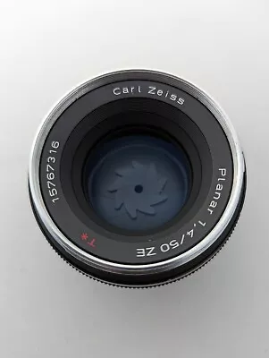 Carl Zeiss Planar T* 50mm F1.4 ZE Lens For Canon EF - US Seller • $275