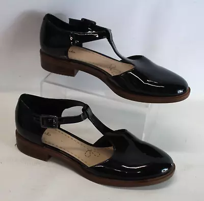 Clarks Taylor Palm Black Patent Leather T-bar Silhouette Shoes UK 5 - EHB • £9.99