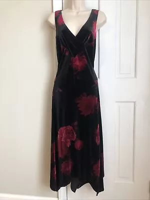 Robbie Bee Dress Size 10 Velvet Black With Roses Vneck Midi Handkerchief Hem  • $27.50