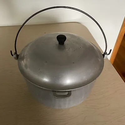 VTG Majestic Cookware 5 Qt Cast Aluminum Dutch Oven Cooking Pot Bail Handle Lid • $27.99