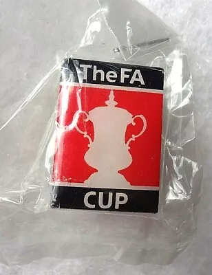 THE FA CUP - Football - PIN BADGE - NEW • £2.99