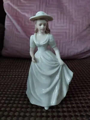£5 • Buy Gloss Glazed Porcelain Figurine Called  Valentine  By Regal - Perfect Condition 