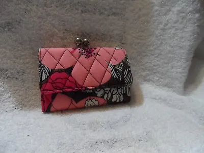 Vera Bradley Small Kisslock Wallet In MOcha Rouge • $16.50