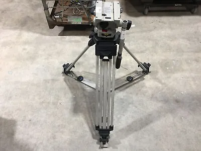 Vinten Vision 11 Fluid Head Aluminum Ground-level Spreader Tripod System • $1099.99