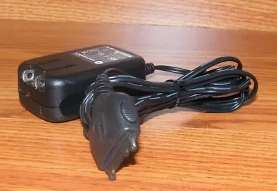 Genuine Motorola (DCH4-050US-0302) 5.0V 800mA Solid Black Wired - Power Supply   • $29.08