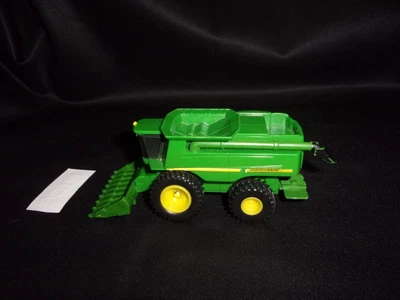 $4.95 • Buy Ertl John Deere Combine With Corn Head  5.25  Long X 2  Wide