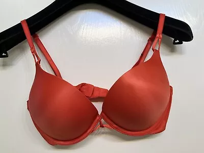 Victoria Secret Miraculous Plunge Super Sexy Push Up Club Party Bra 34c Nwt$49 • $48.98