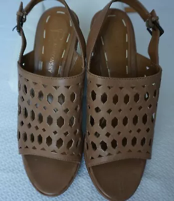 B Makowsky 8.5 M Slingback Sand Perforated Polyurethane Platform 3 Inch Hill • $30