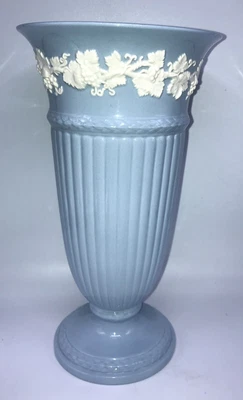 £44.16 • Buy Vintage Wedgwood Blue Fluted Vase Embossed Grape Queens Ware England RARE 10 3/4