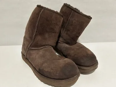Womens Dark Brown Ugg Classic Short Boots 5825 Size 8 • $14.99