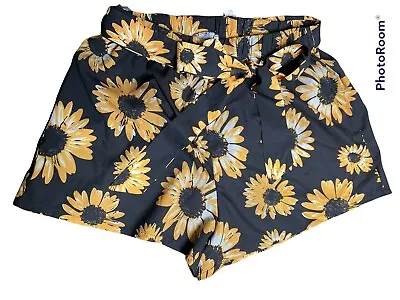 Womens Sz L Belted Tie Dressy Summer Shorts Blk W/Sunflower-Adorable EUC • $15.99