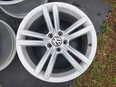 Volkswagen Passat 2012 2013 2014 2015 18  OEM Wheel Rim Bristol 561601025C8Z8 VW • $157.66