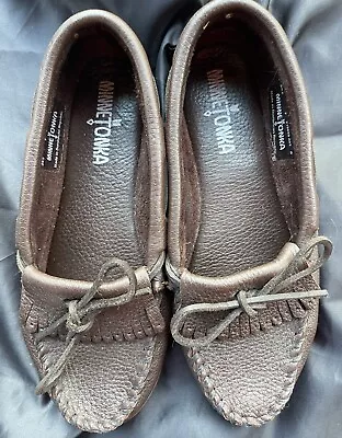 Minnetonka Women's Moosehide Kilty Moccasins 392 Chocolate 7 Casual Hippie • $19.99