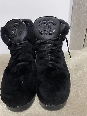 Authentic New CHANEL Shearling Boots  Size 395 EU • £450