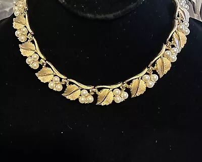 Vintage 1960s Trifari Gold Tone Leaf & Pearl Necklace • $124.99