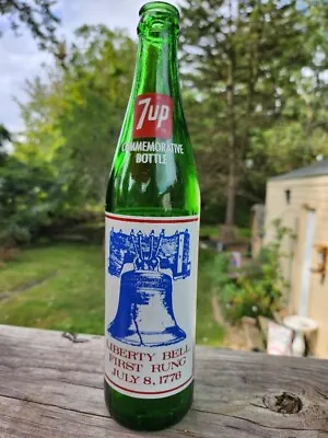 Vintage 1776-1976 BICENTENNIAL  7UP Soda 16 Oz Commemorative Liberty Bell Bottle • $6.99