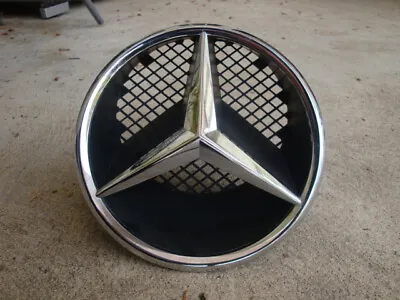 Mercedes W209 Clk350 Clk500 03-09 Front Grille Star Housing Chrome Emblem Oem • $49.99