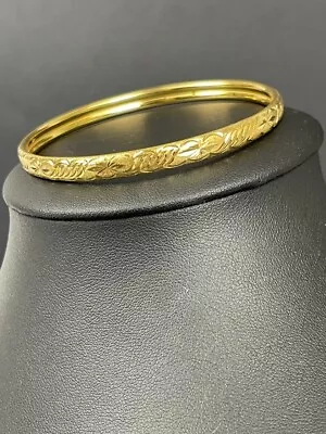 Ladies 22Carat Yellow Gold Round Pattern Bangle (Pre-Owned) • $2299