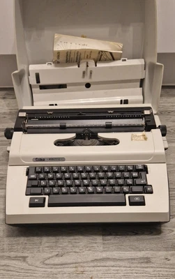 £50 • Buy Vintage Electric Typewriter Erika Robotron S2020 Working Cased East German