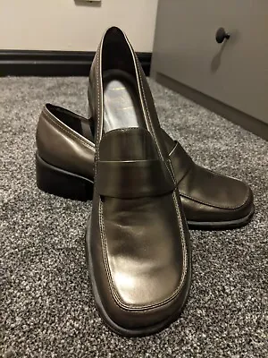 £15 • Buy Vianni Shoes Size 8. Bronze. Small Heel