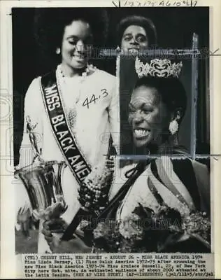 1973 Press Photo Miss Black America Linda Barney Crowns Arniece Russel NJ • $15.99