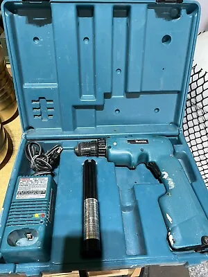 Makita 6011D 12V 3/8  Drive Cordless Drill 1210 Battery DC1290A Charger & Case • $42