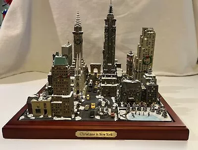 Danbury Mint New York Collection “Christmas In New York” Diorama • $100