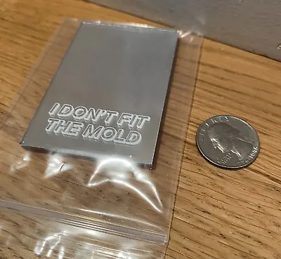 New MAC Pocket Mirror “I DON’T FIT THE MOLD” + Studio Powder Foundation Sample. • $10.99