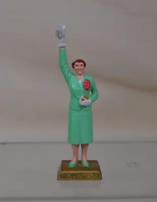 Marx 60mm Square Base RARE Mrs. Eisenhower Arm Up ---   In Green • $79.50